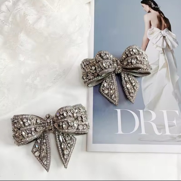 Wedding Elegant Silver Bow Shoes Clips NEW - Picture 1 of 8